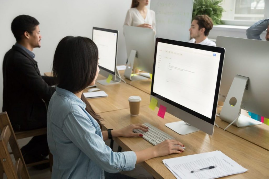 Công dụng của Email trong Giao tiếp Kinh doanh